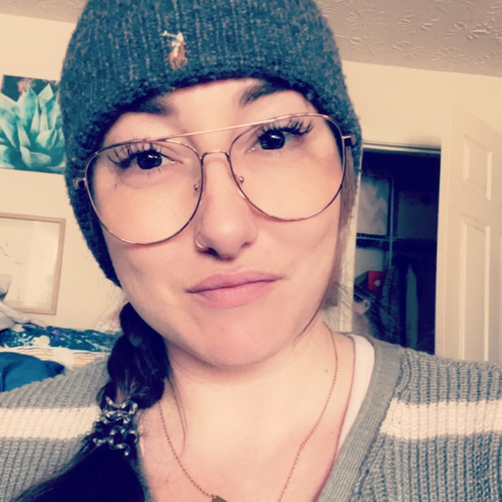Meet your Posher, Danielle
